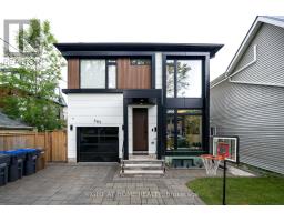 585 MONTBECK CRESCENT, Mississauga, Ontario