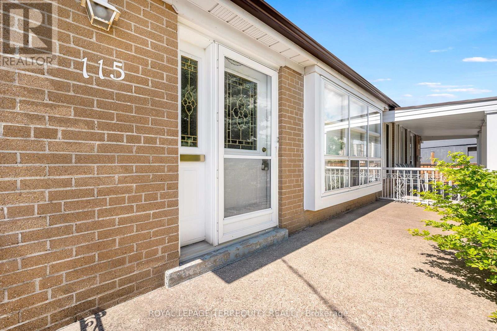 115 Topcliff Avenue, Toronto, Ontario  M3N 1L6 - Photo 2 - W13459902