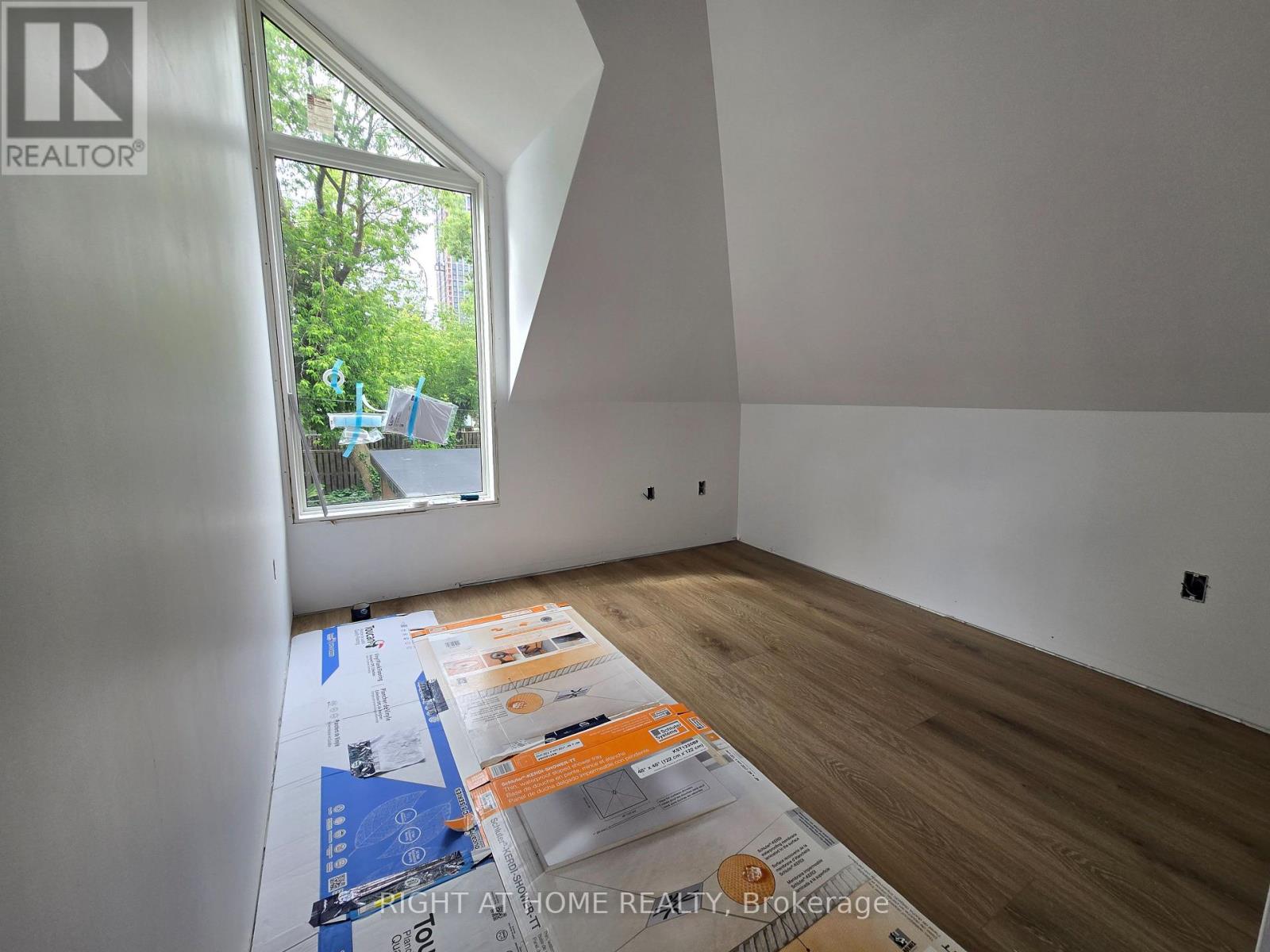 Garden Suite - 1103 Dufferin Street, Toronto, Ontario  M6H 4B5 - Photo 10 - W13459904