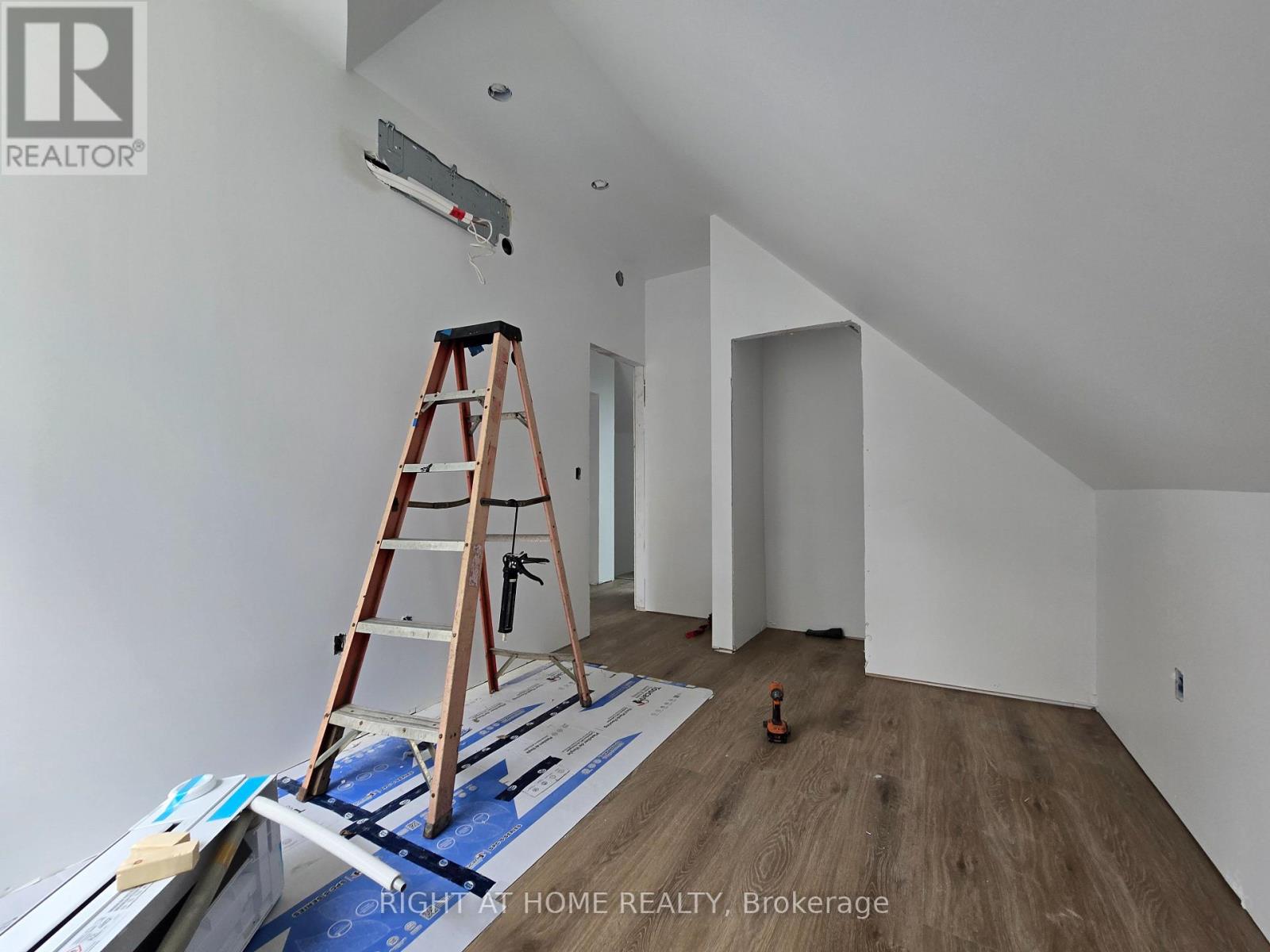 Garden Suite - 1103 Dufferin Street, Toronto, Ontario  M6H 4B5 - Photo 8 - W13459904