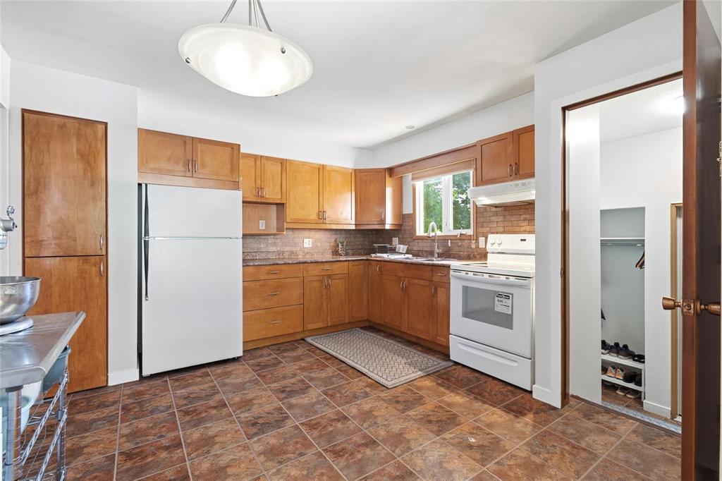 899 Beaverhill Boulevard, Winnipeg, Manitoba  R2J 3B5 - Photo 7 - 202614235