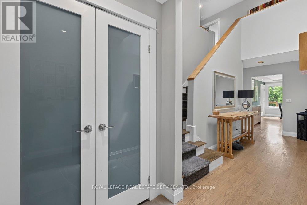 17 Mckay Court, Hamilton, Ontario  L9H 6P1 - Photo 4 - X13459844