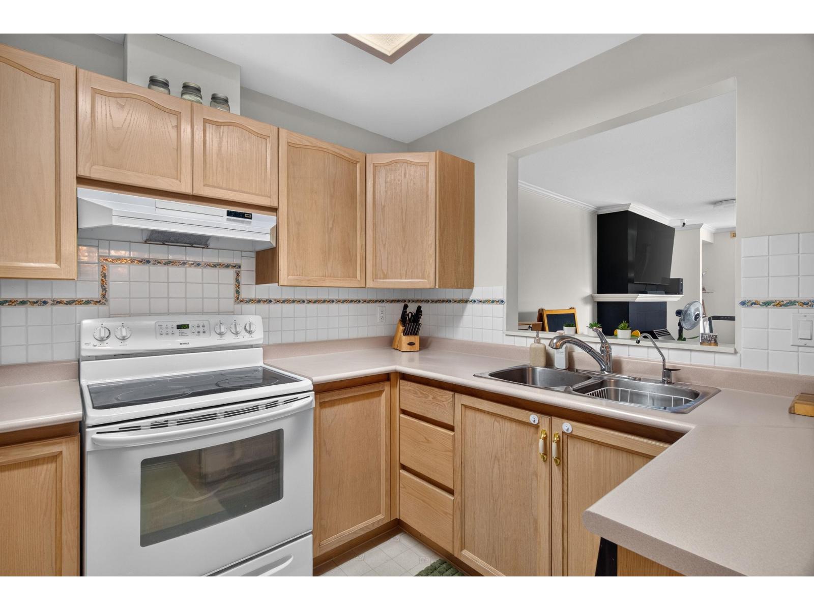 205 6440 197 Street, Langley, British Columbia  V2Y 1H9 - Photo 10 - R3137392
