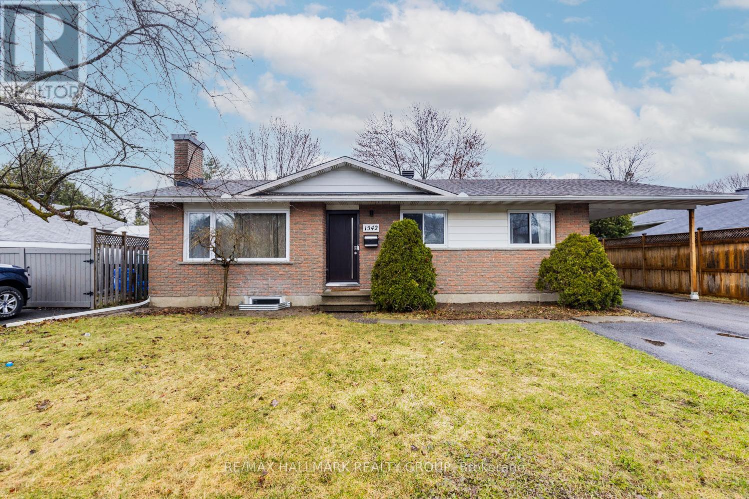 B - 1542 St. Georges Street, Ottawa, Ontario