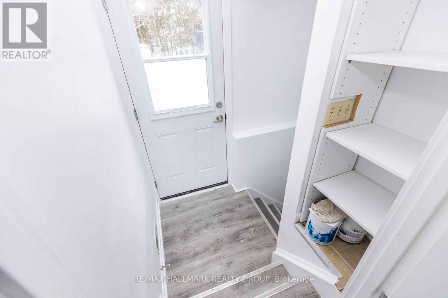 B - 1542 St. Georges Street, Ottawa, Ontario K1E 1P9 - Photo 2 - X13459974