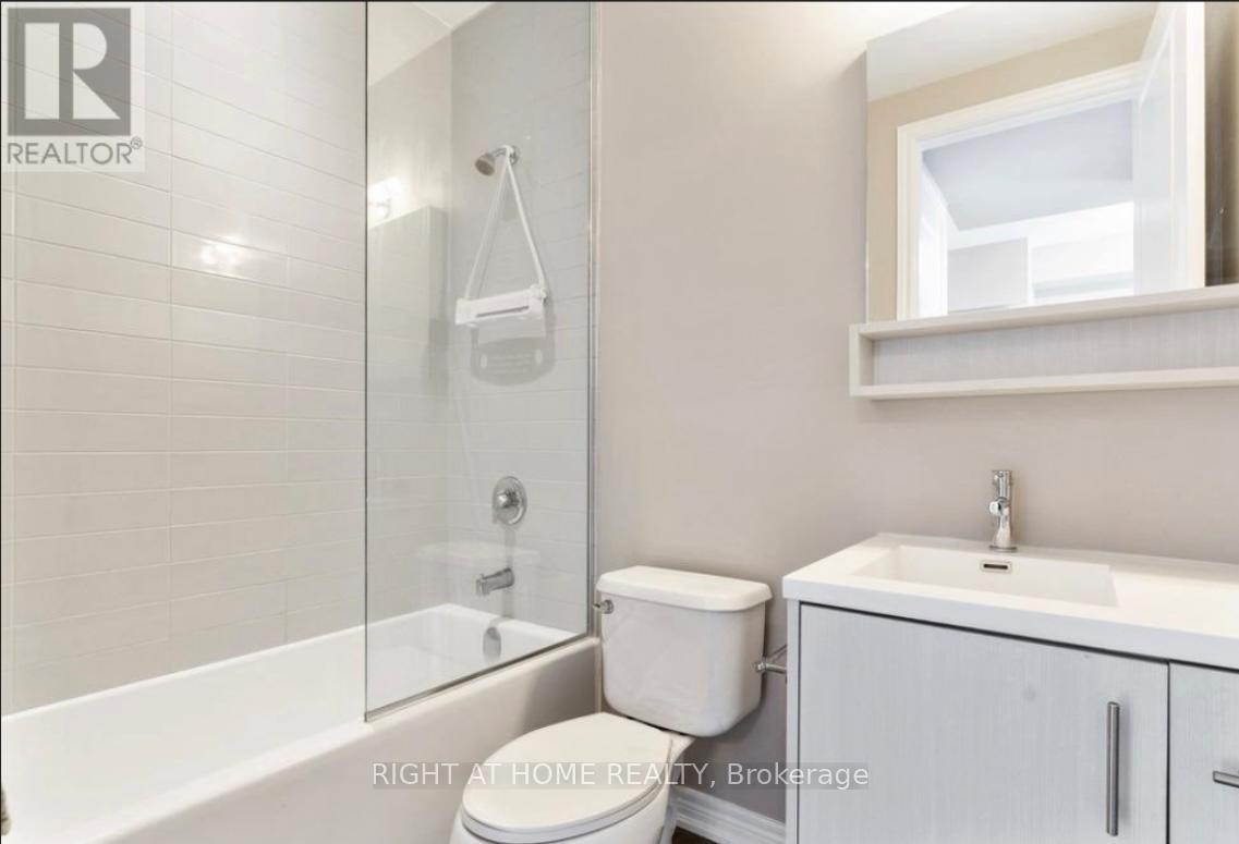 417 - 457 Plains Road E, Burlington, Ontario  L7T 2E4 - Photo 3 - W13459488