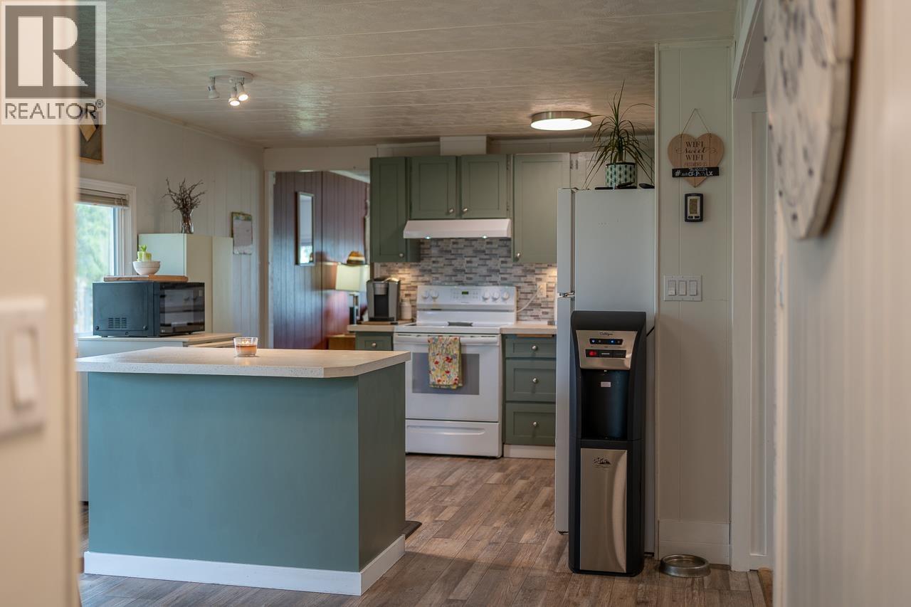 5166 Watson Lake Road, 100 Mile House, British Columbia  V0K 2E1 - Photo 15 - R3137389