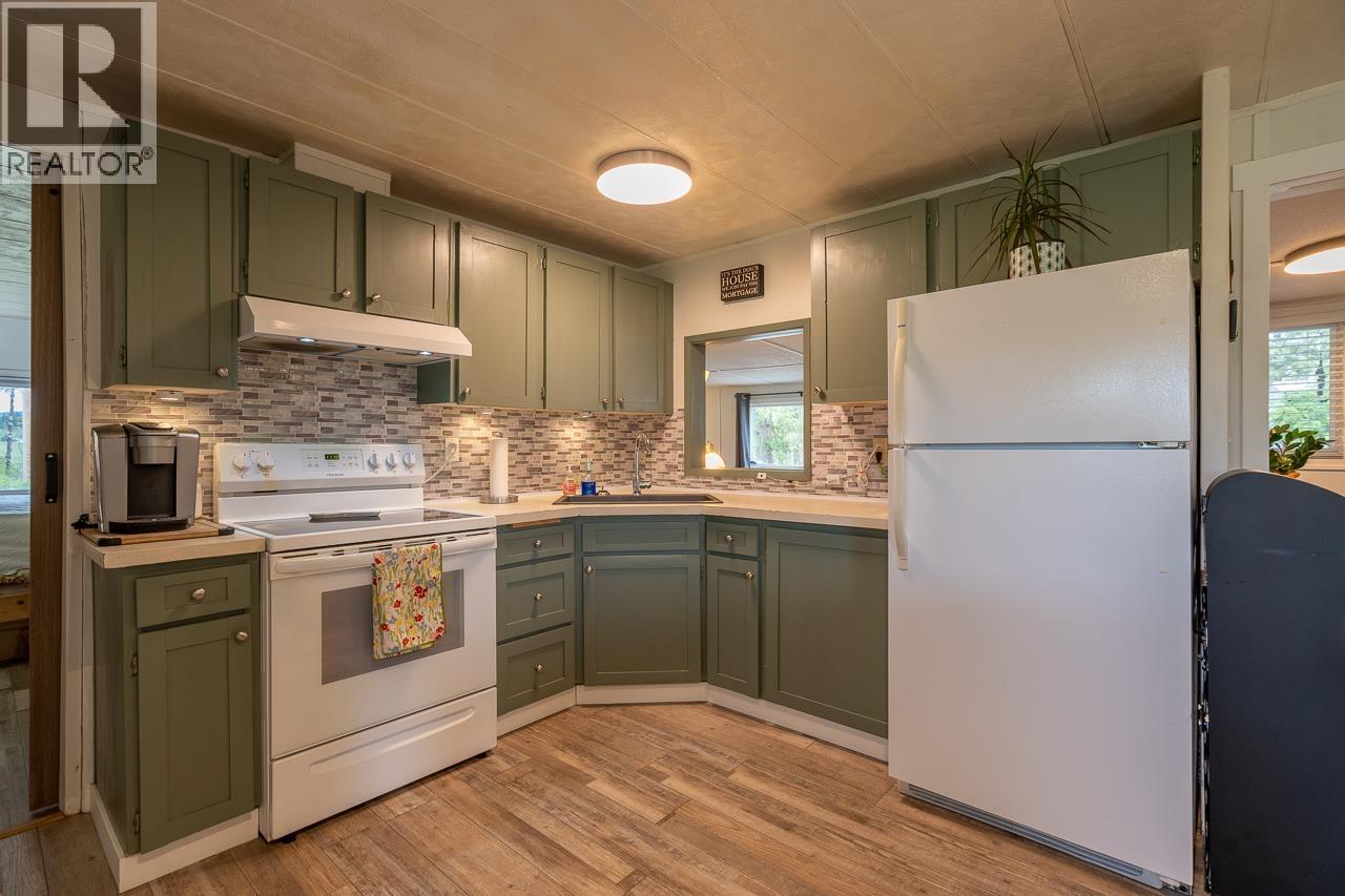 5166 Watson Lake Road, 100 Mile House, British Columbia  V0K 2E1 - Photo 17 - R3137389