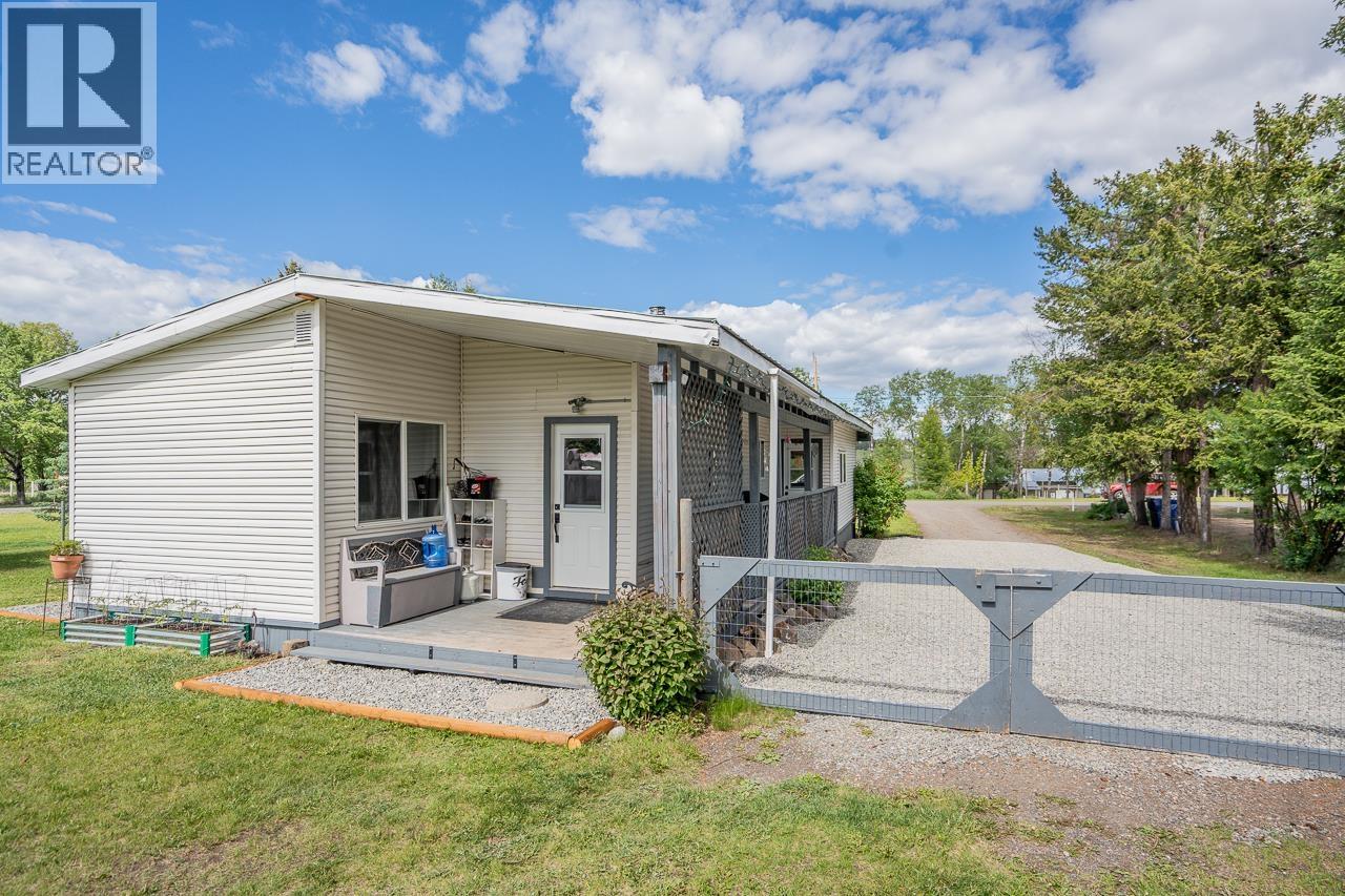 5166 Watson Lake Road, 100 Mile House, British Columbia  V0K 2E1 - Photo 3 - R3137389