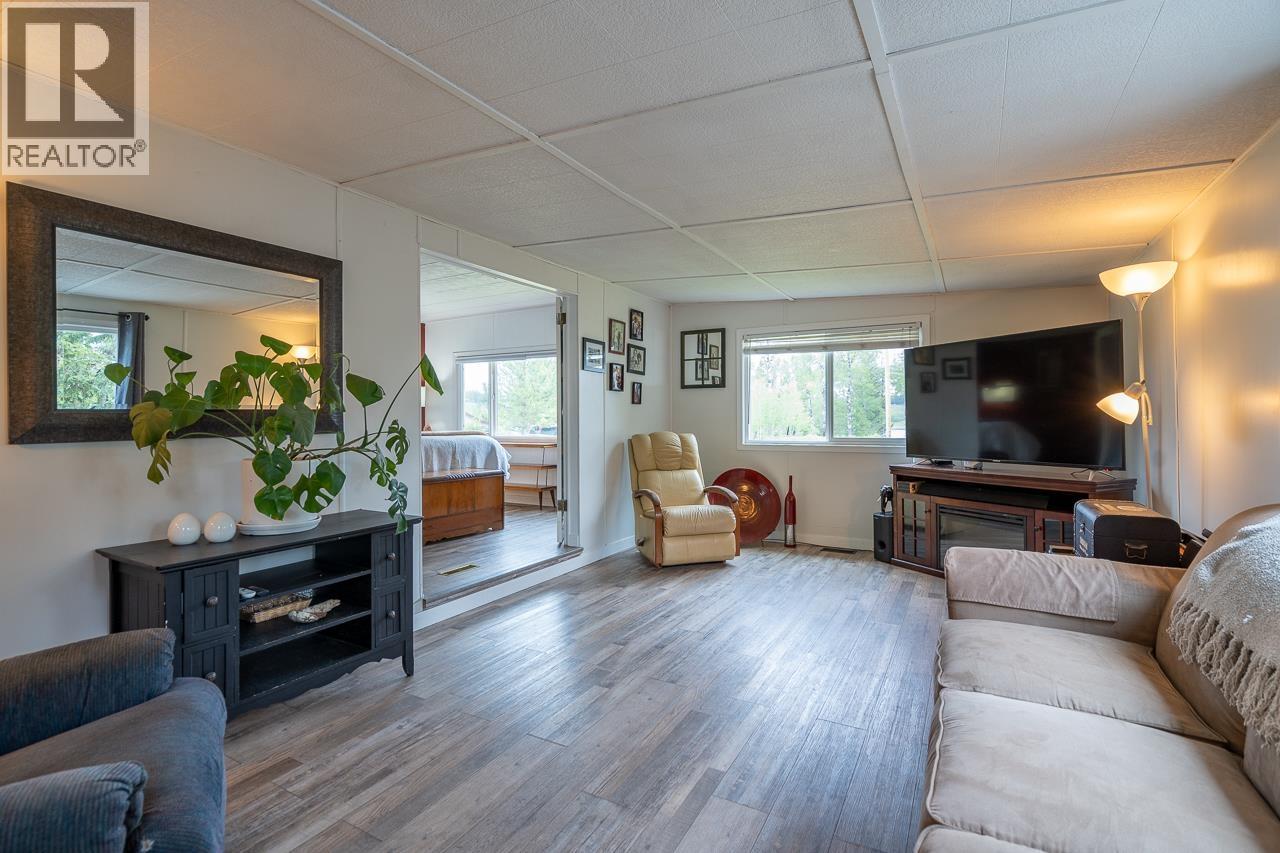 5166 Watson Lake Road, 100 Mile House, British Columbia  V0K 2E1 - Photo 5 - R3137389