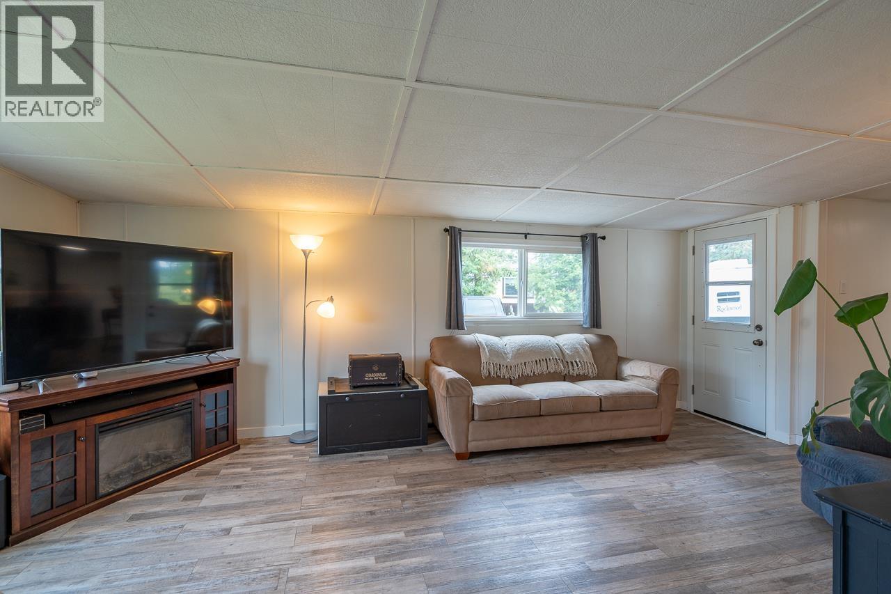 5166 Watson Lake Road, 100 Mile House, British Columbia  V0K 2E1 - Photo 6 - R3137389