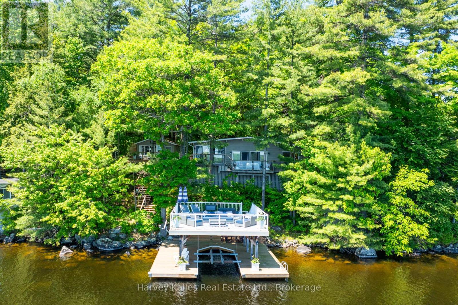 1043 MUSKOKA CRESCENT ROAD, Bracebridge, Ontario