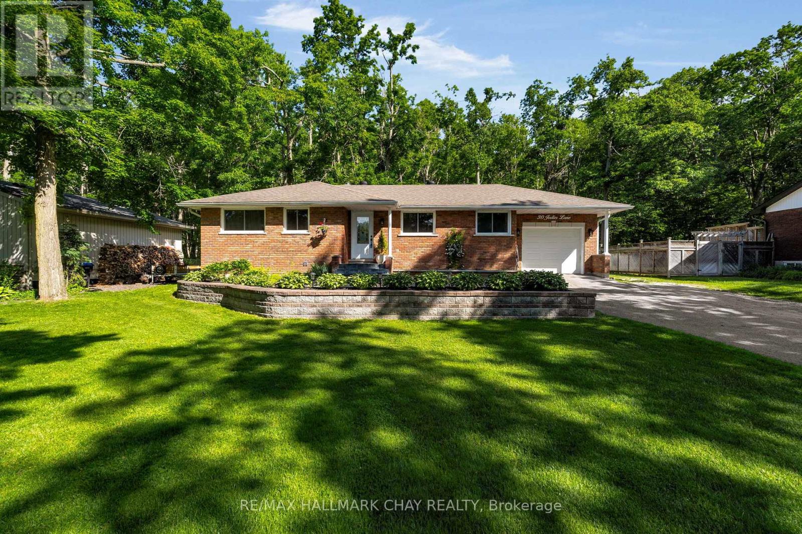 30 JODIES LANE, Springwater, Ontario