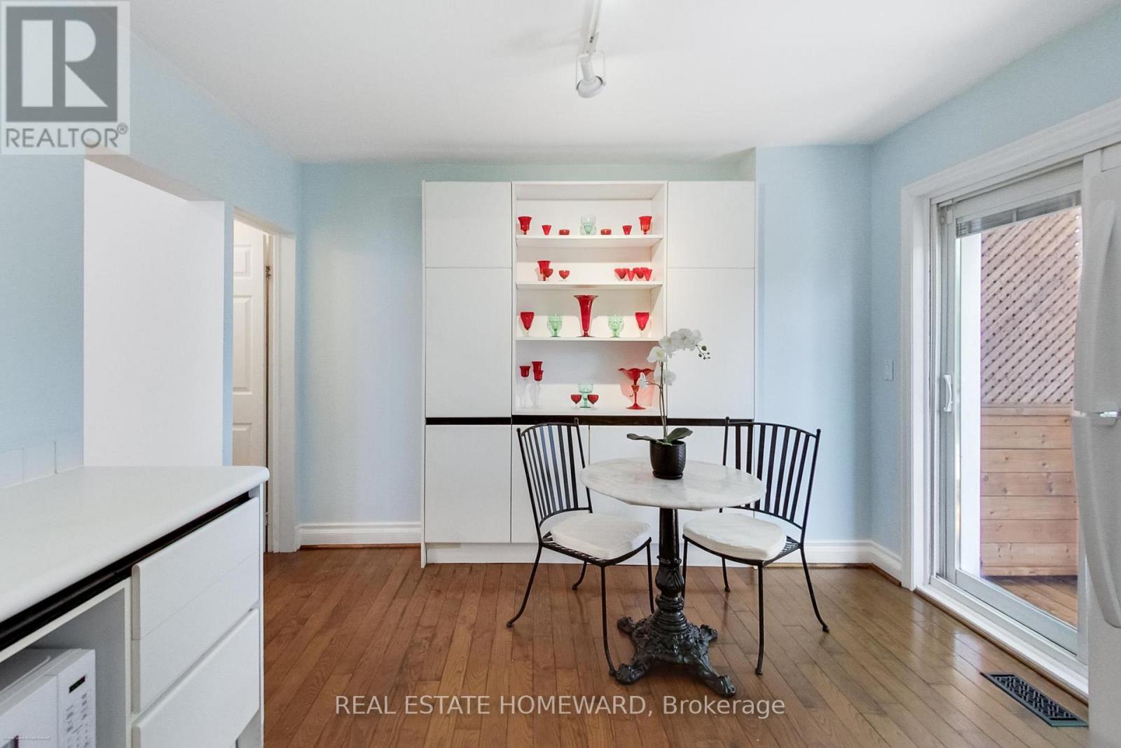 138 Lee Avenue, Toronto, Ontario  M4E 2P3 - Photo 14 - E13459928