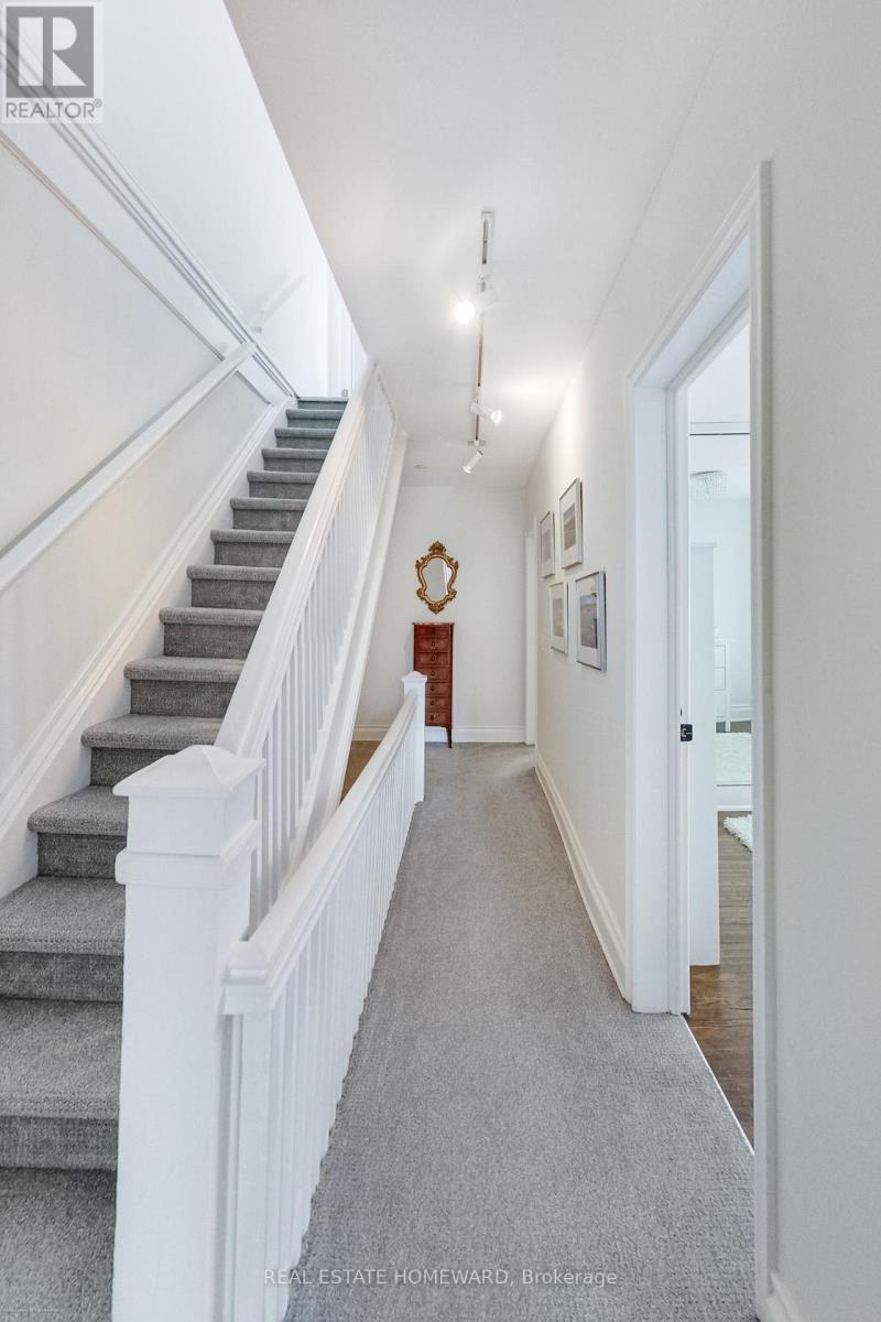 138 Lee Avenue, Toronto, Ontario  M4E 2P3 - Photo 23 - E13459928