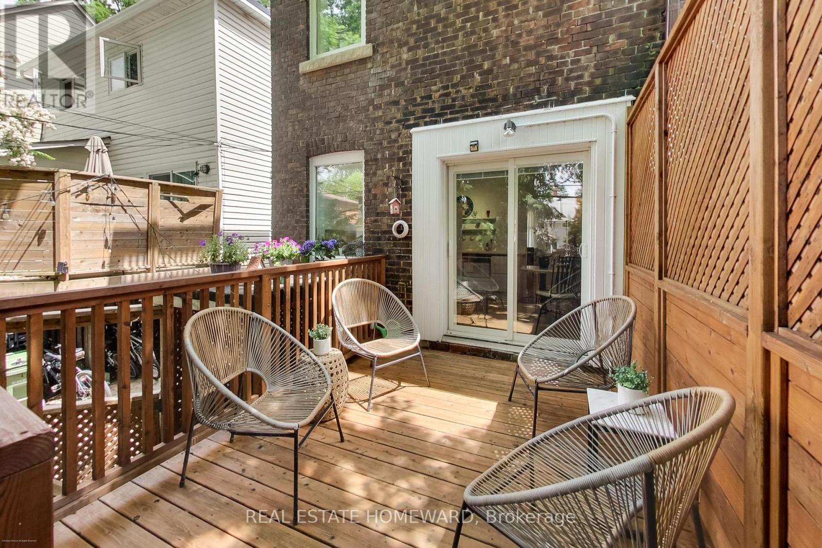 138 Lee Avenue, Toronto, Ontario  M4E 2P3 - Photo 27 - E13459928