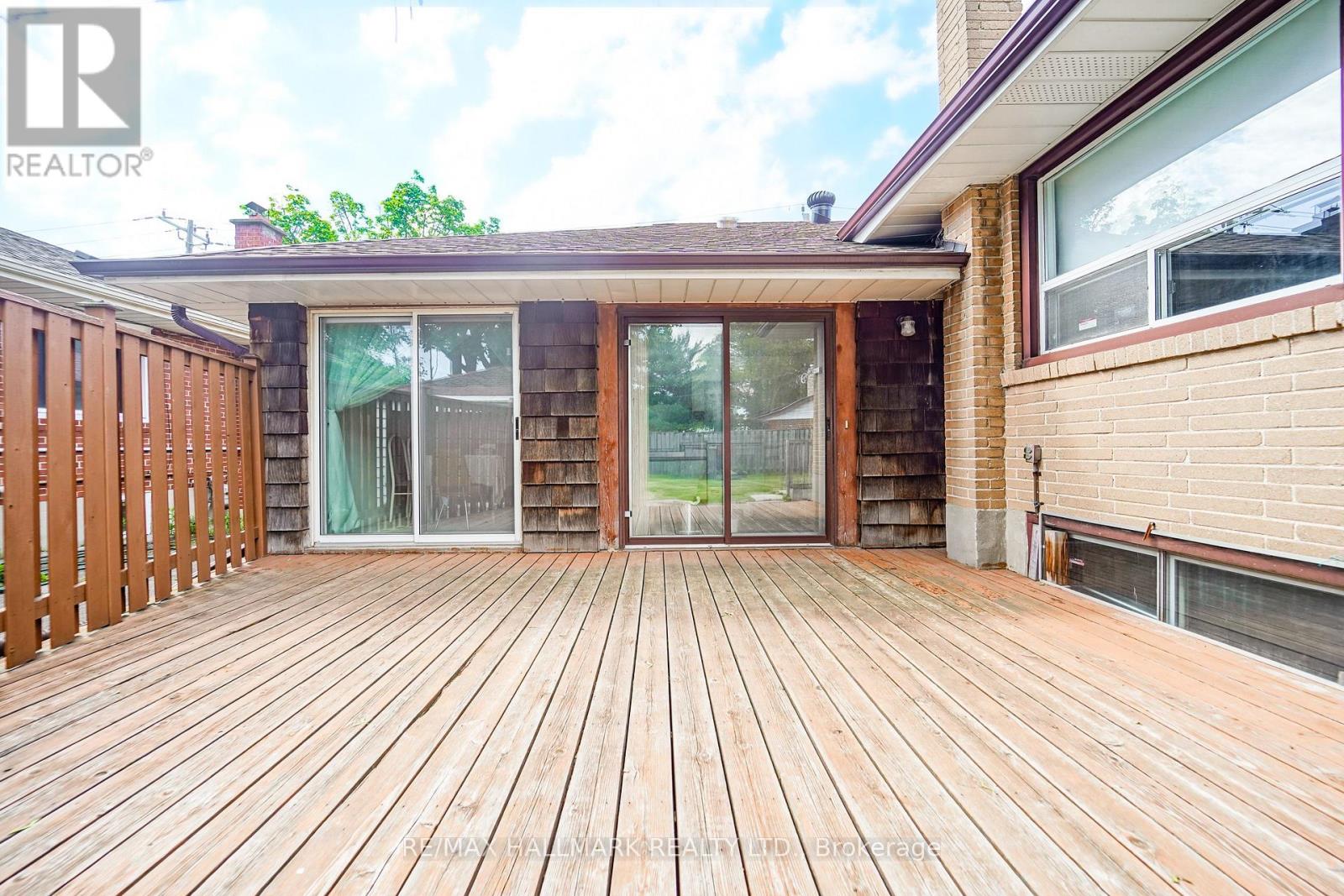 60 Vradenberg Drive, Toronto, Ontario  M1T 1M6 - Photo 10 - E13459934