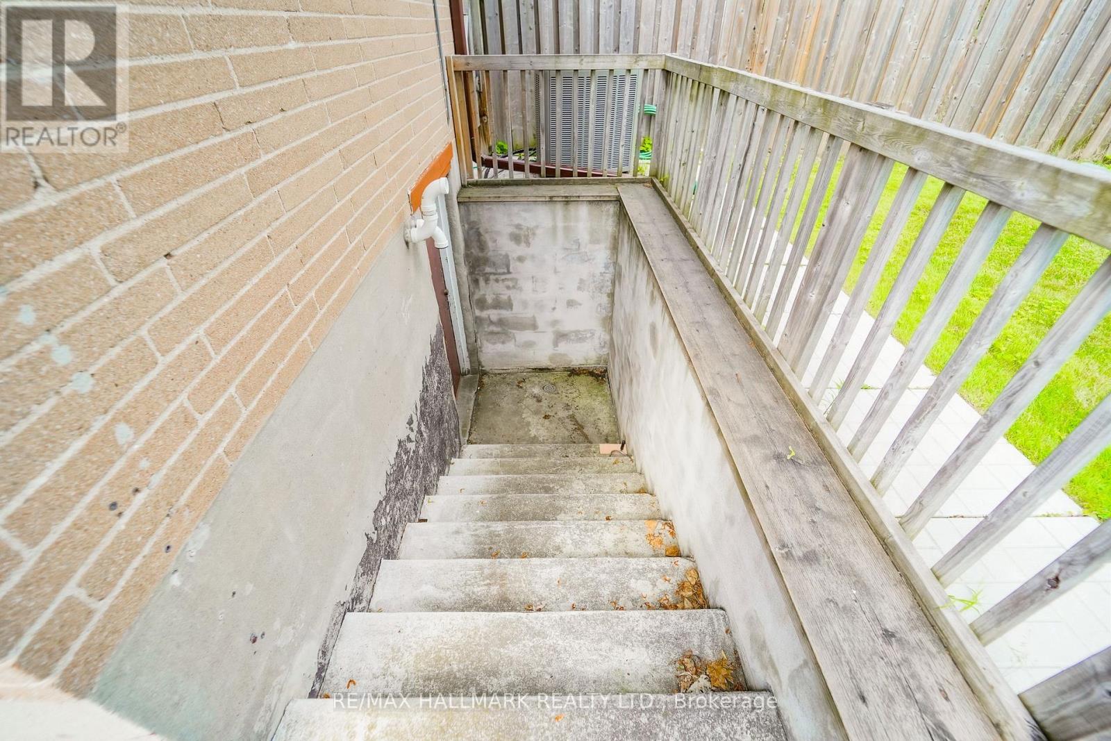 60 Vradenberg Drive, Toronto, Ontario  M1T 1M6 - Photo 11 - E13459934