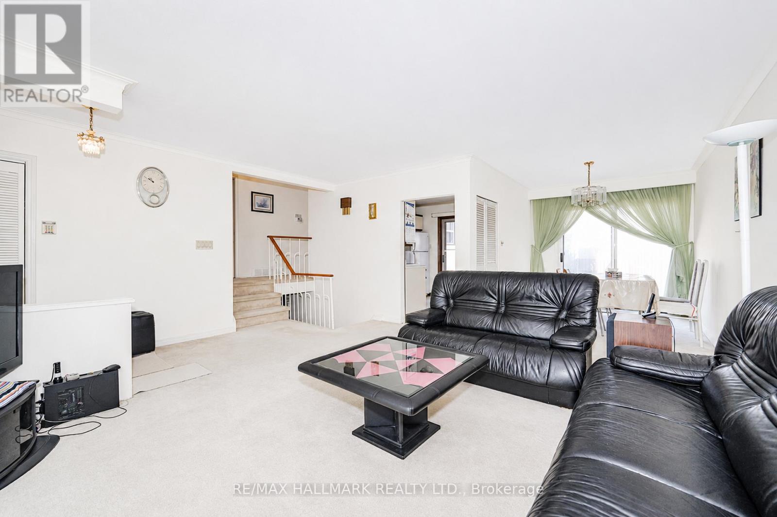 60 Vradenberg Drive, Toronto, Ontario  M1T 1M6 - Photo 15 - E13459934