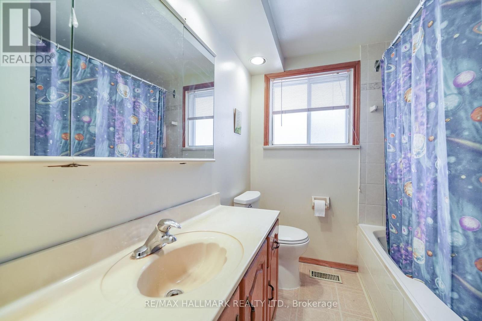 60 Vradenberg Drive, Toronto, Ontario  M1T 1M6 - Photo 25 - E13459934