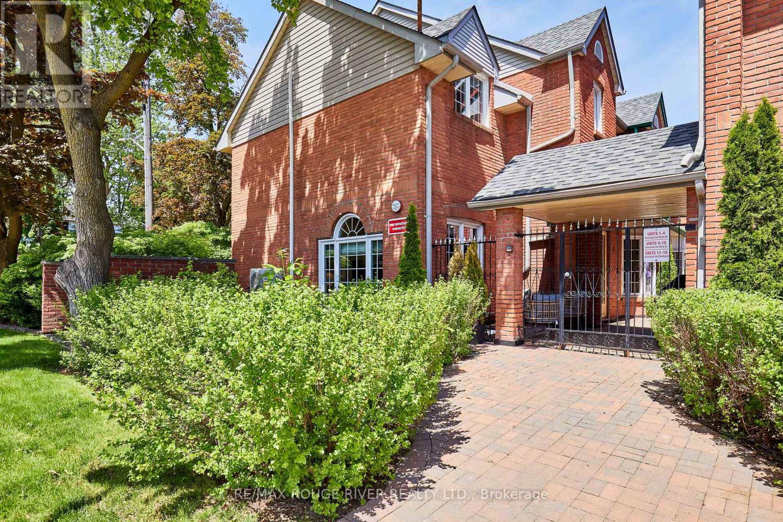 4 - 110 Mary Street W, Whitby, Ontario  L1N 8M5 - Photo 44 - E13459950