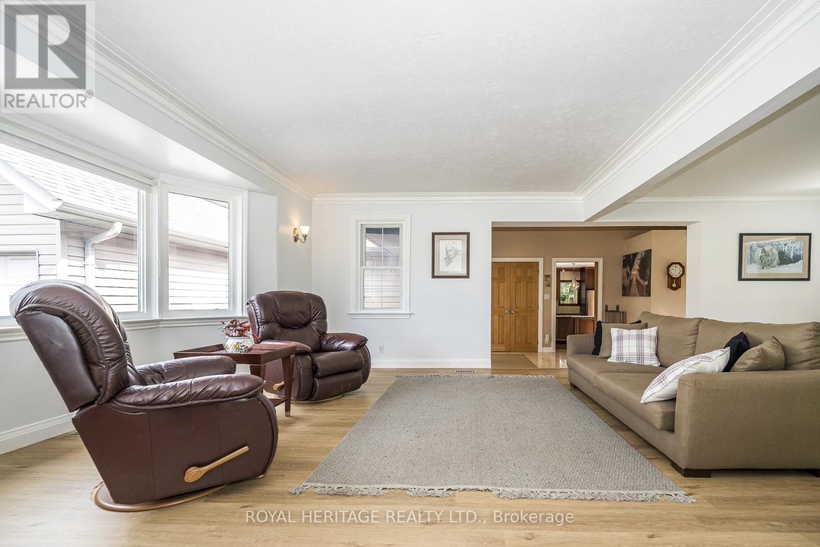 956 Bayshore Court, Pickering, Ontario  L1W 2Y3 - Photo 11 - E13459980