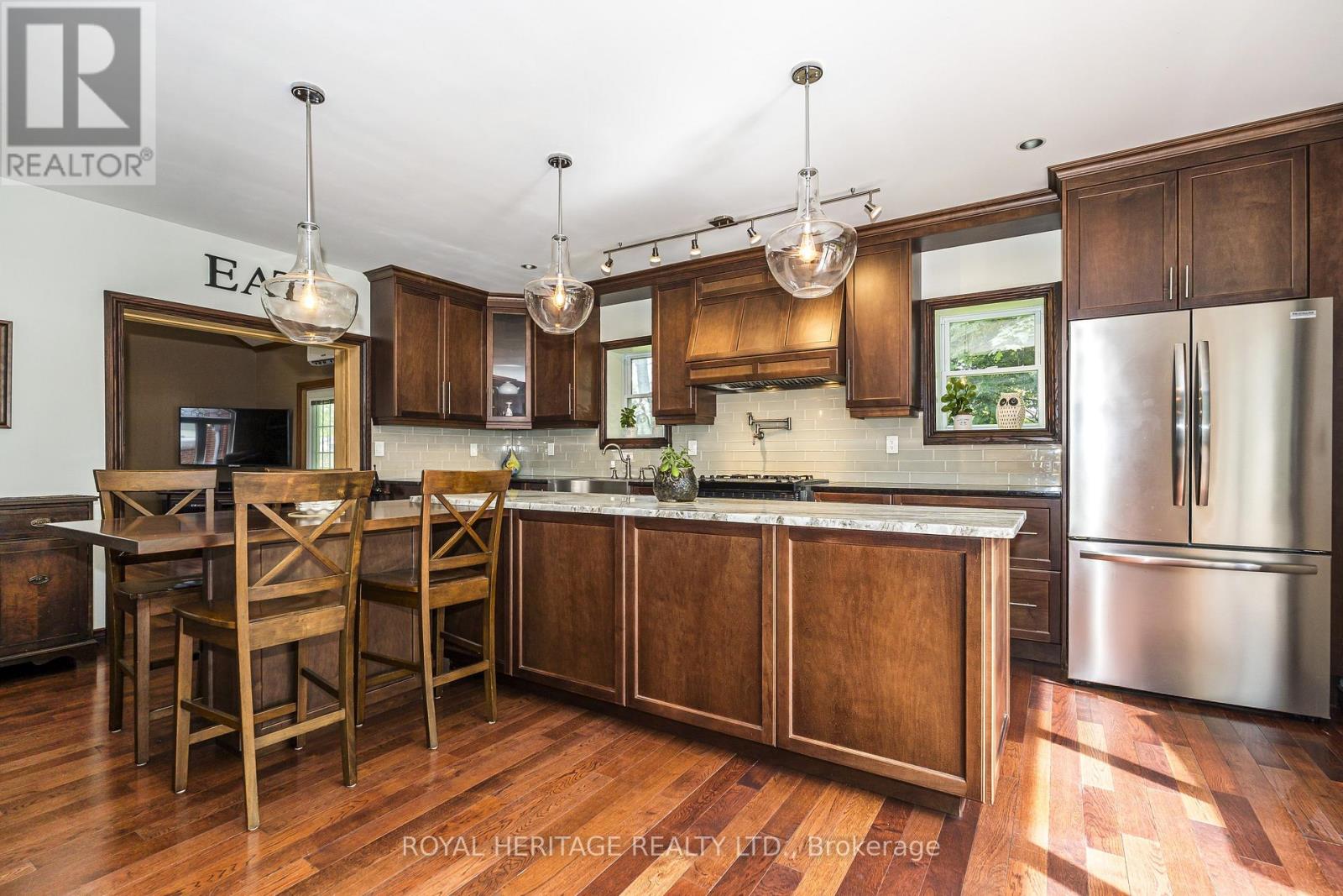 956 Bayshore Court, Pickering, Ontario  L1W 2Y3 - Photo 17 - E13459980