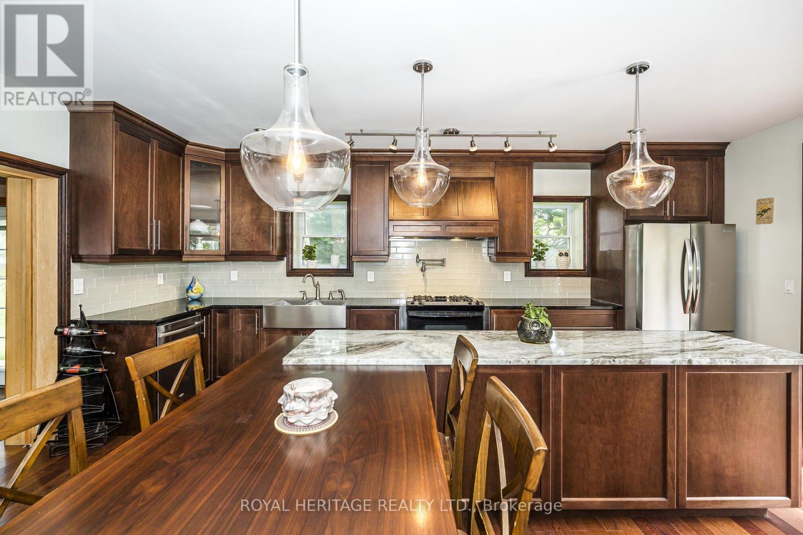 956 Bayshore Court, Pickering, Ontario  L1W 2Y3 - Photo 20 - E13459980