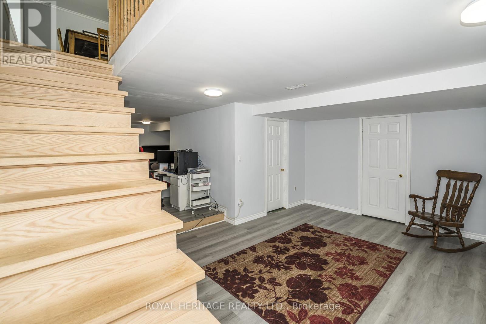 956 Bayshore Court, Pickering, Ontario  L1W 2Y3 - Photo 31 - E13459980