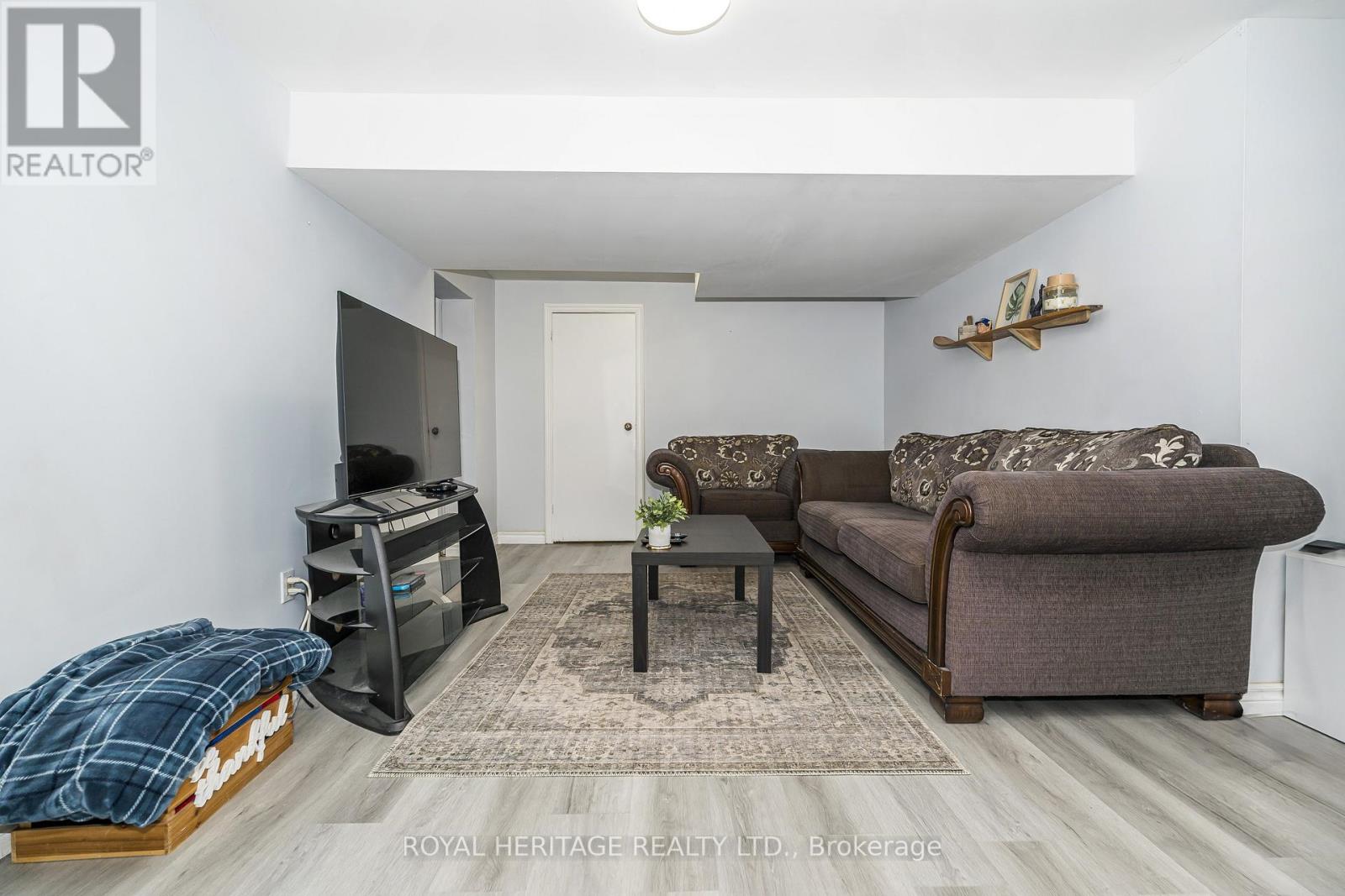 956 Bayshore Court, Pickering, Ontario  L1W 2Y3 - Photo 33 - E13459980