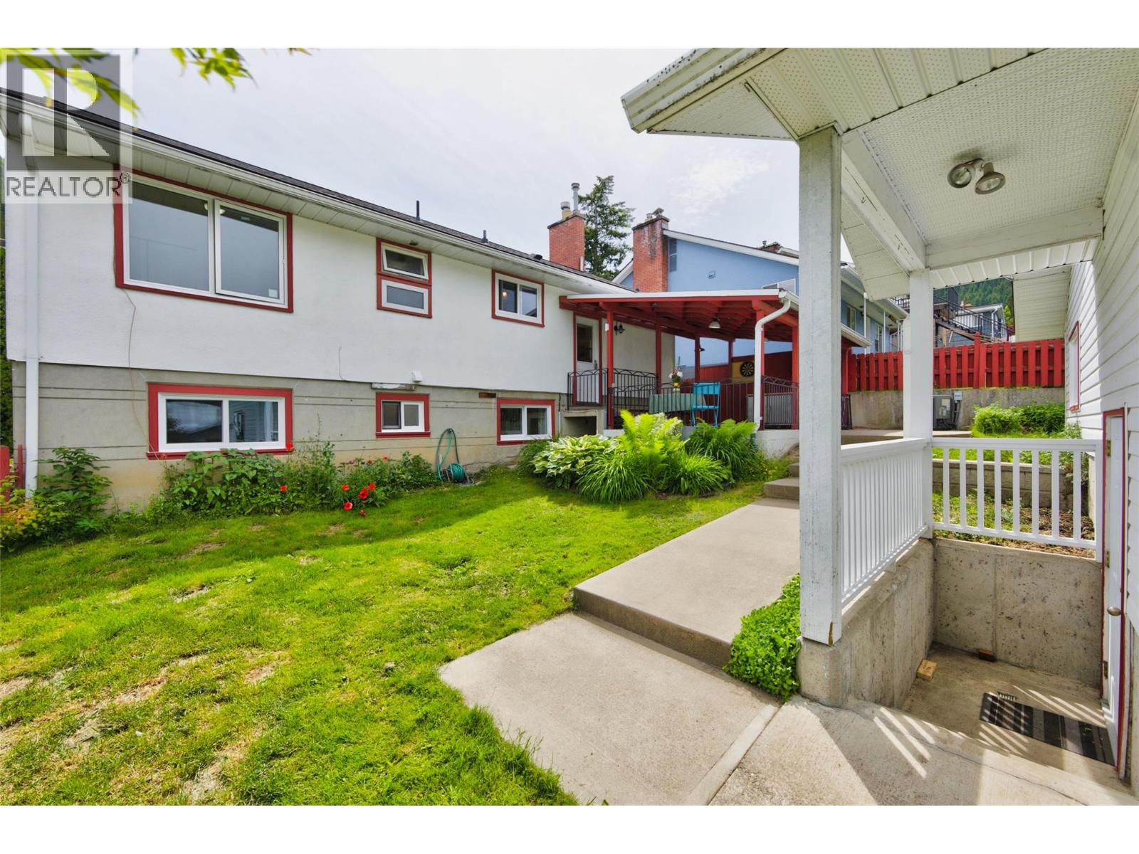 815 Tenth Street, Nelson, British Columbia V1L 3C6 - Photo 65 - 10391936