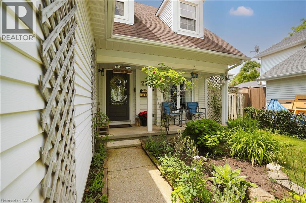 273 Newport Place, Waterloo, Ontario  N2T 2B5 - Photo 3 - 40840344
