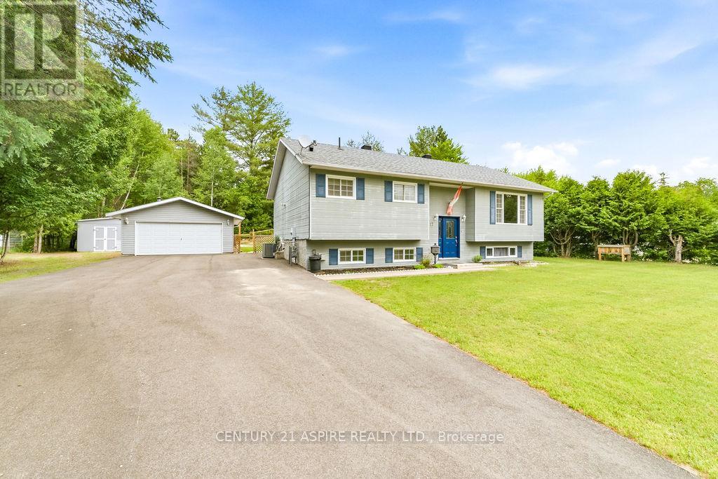 17 MARTIN STREET, Laurentian Hills, Ontario