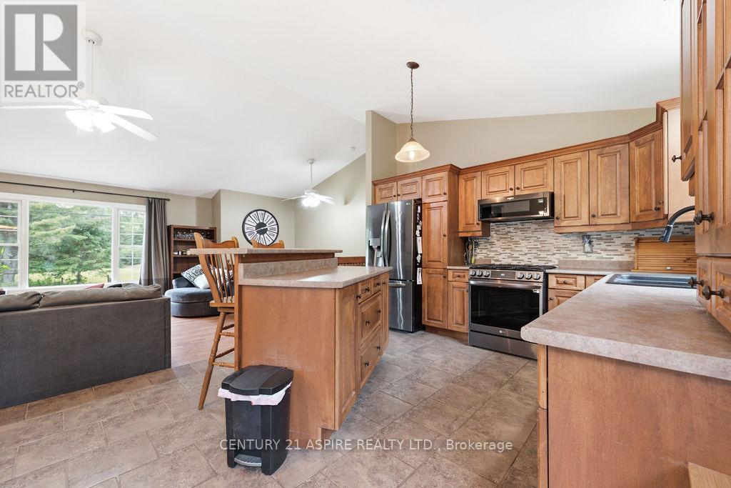 17 Martin Street, Laurentian Hills, Ontario  K0J 1J0 - Photo 12 - X13460034