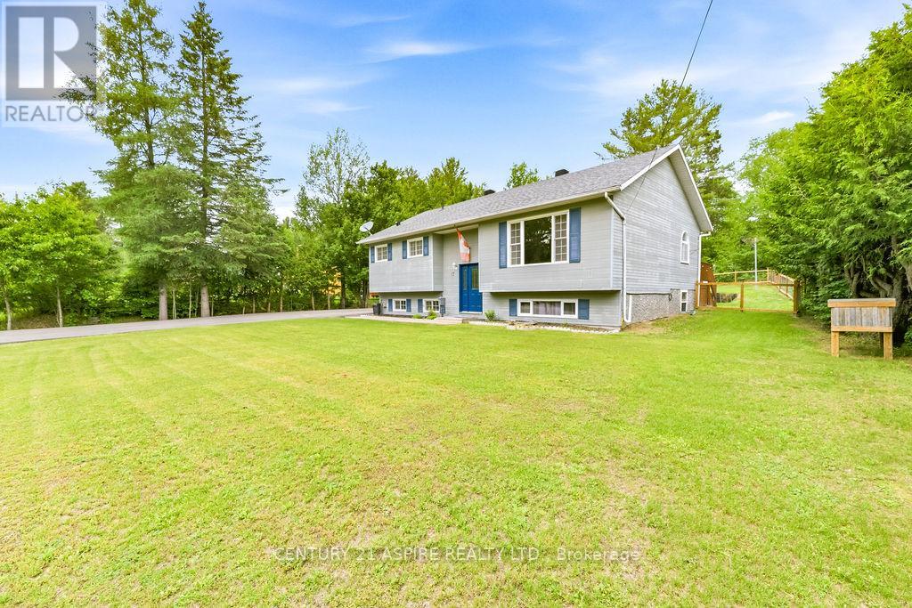 17 Martin Street, Laurentian Hills, Ontario K0J 1J0 - Photo 3 - X13460034