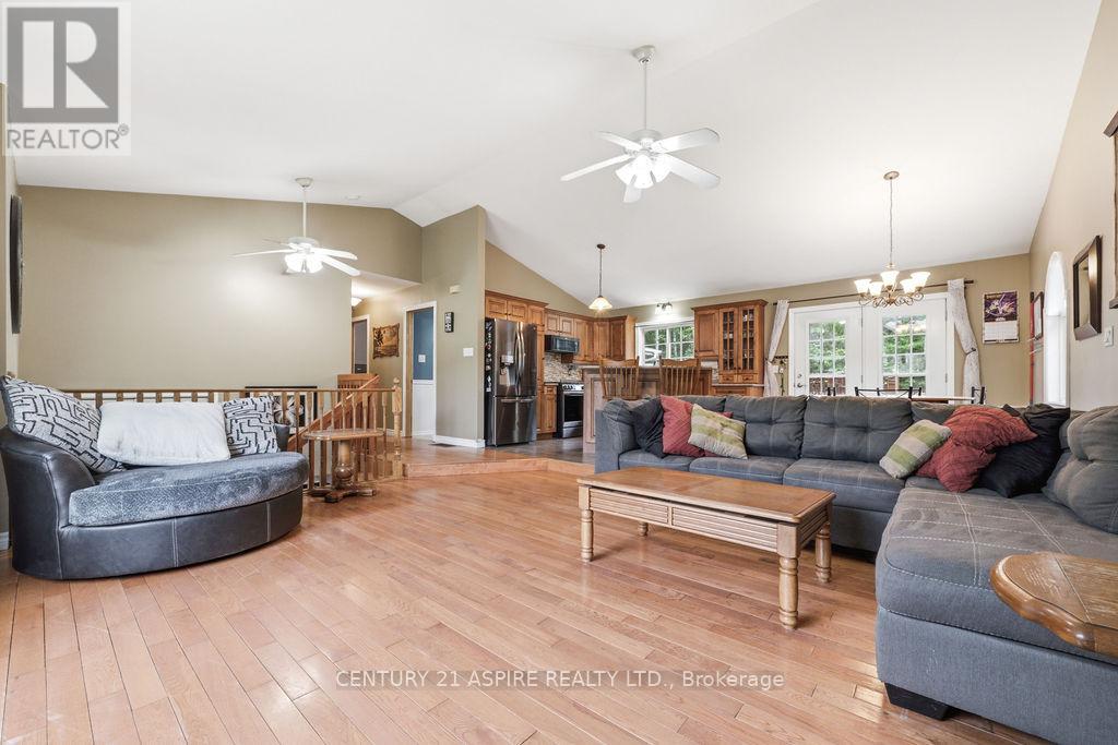 17 Martin Street, Laurentian Hills, Ontario K0J 1J0 - Photo 5 - X13460034