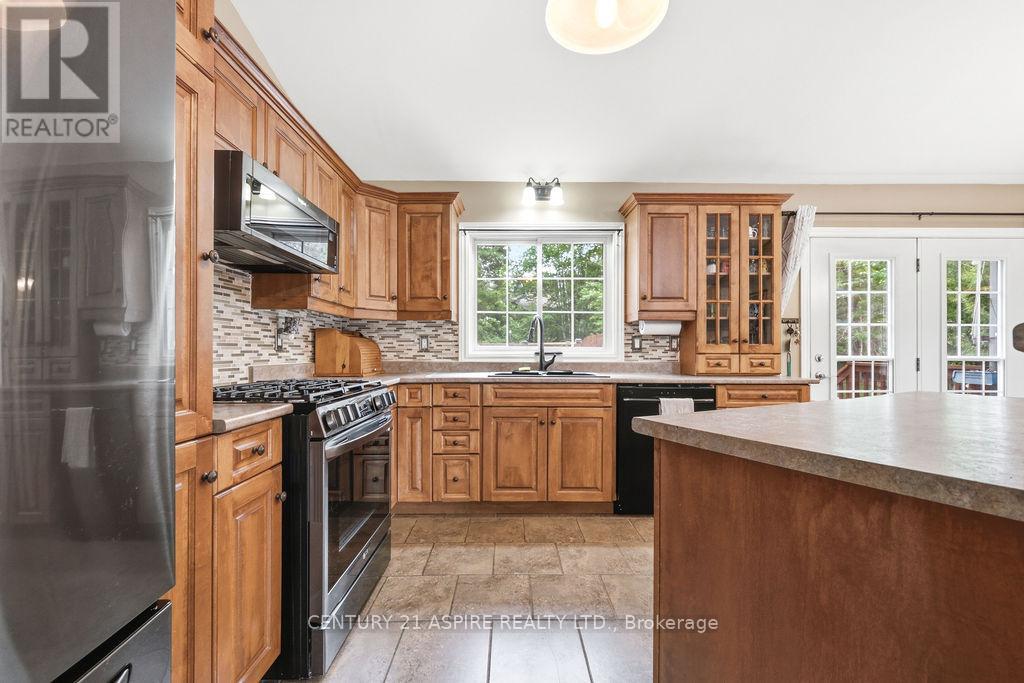 17 Martin Street, Laurentian Hills, Ontario  K0J 1J0 - Photo 9 - X13460034