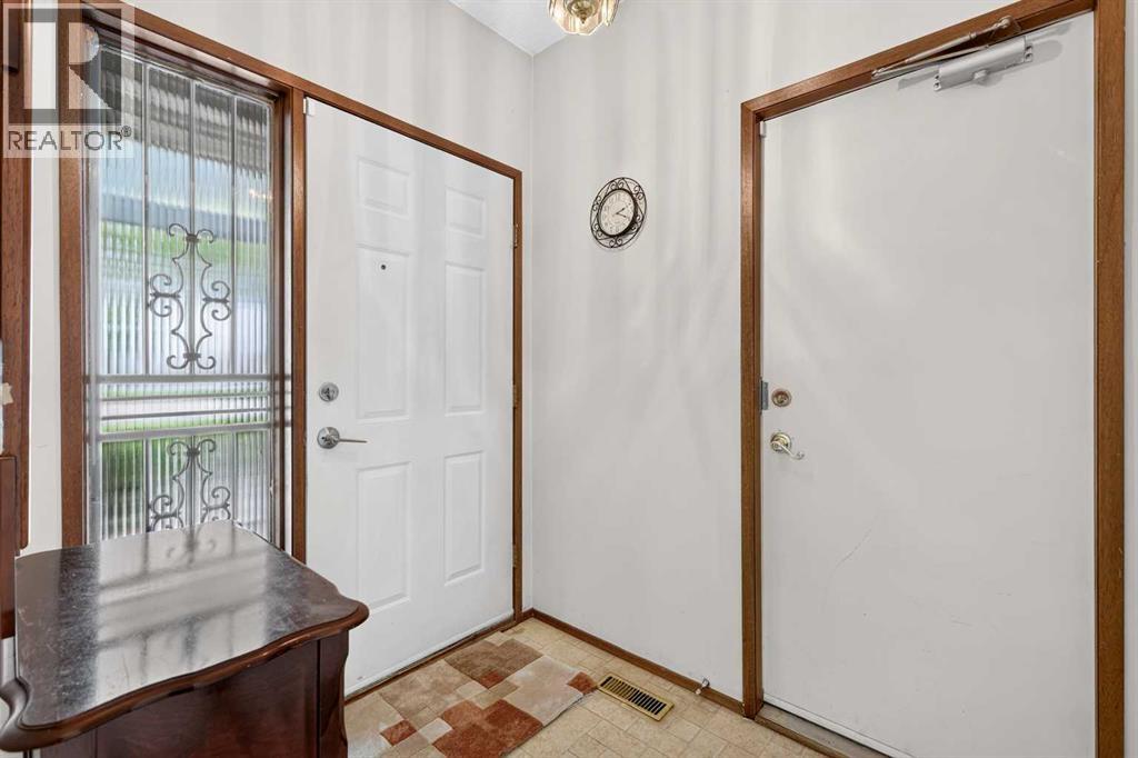 296 Templeton Circle Ne, Calgary, Alberta  T1Y 5R5 - Photo 2 - A2320806
