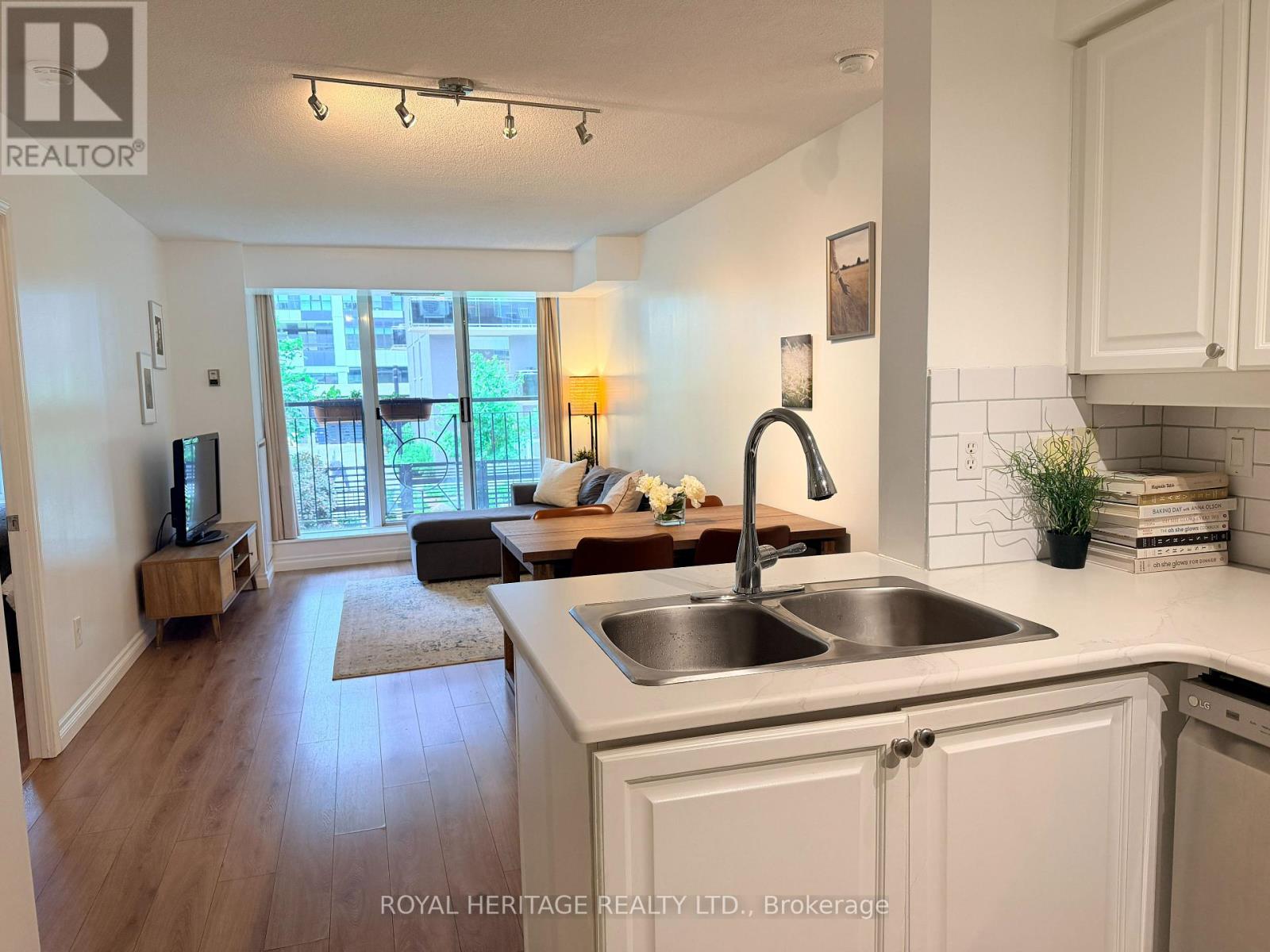 211 - 188 Redpath Avenue, Toronto, Ontario M4P 3J2 - Photo 6 - C13068146