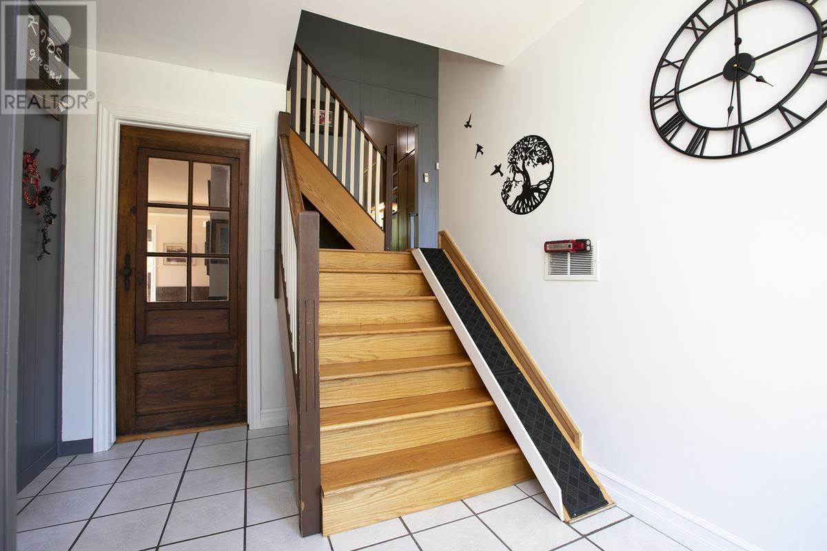 85 Royal York Blvd, Sault Ste. Marie, Ontario  P6A 6X3 - Photo 17 - SM261497