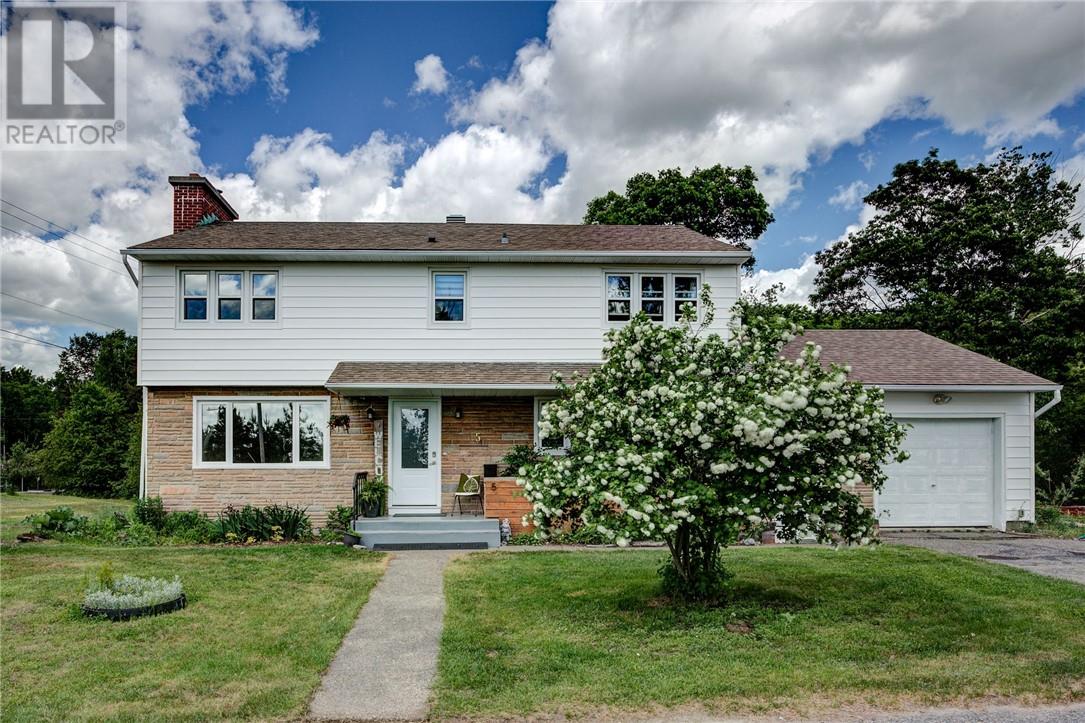 5 Hillcrest Avenue, Falconbridge, Ontario  P0M 1S0 - Photo 2 - 2128505