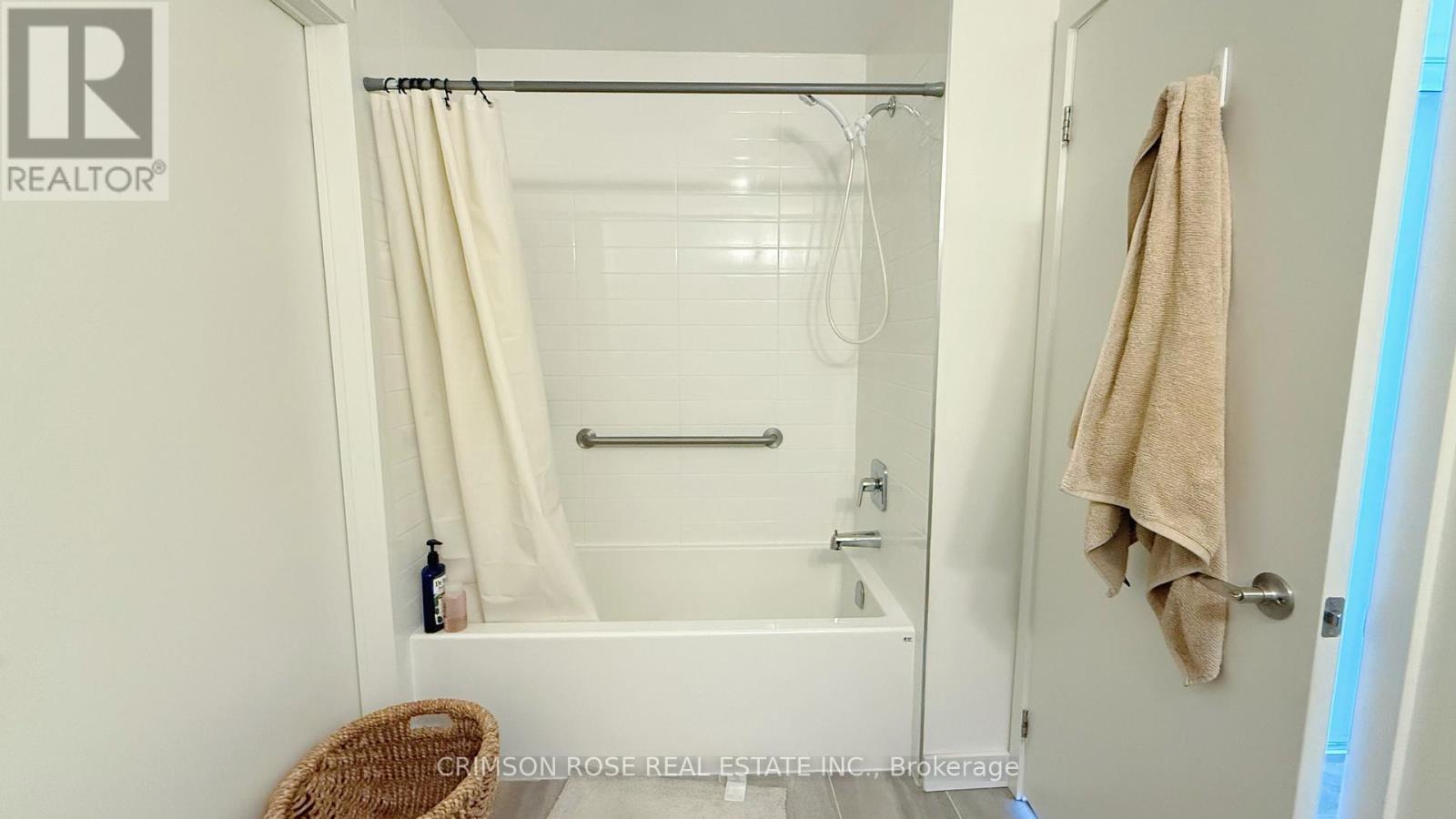 404 - 210 Sabina Drive, Oakville, Ontario  L6H 0W6 - Photo 10 - W13460044