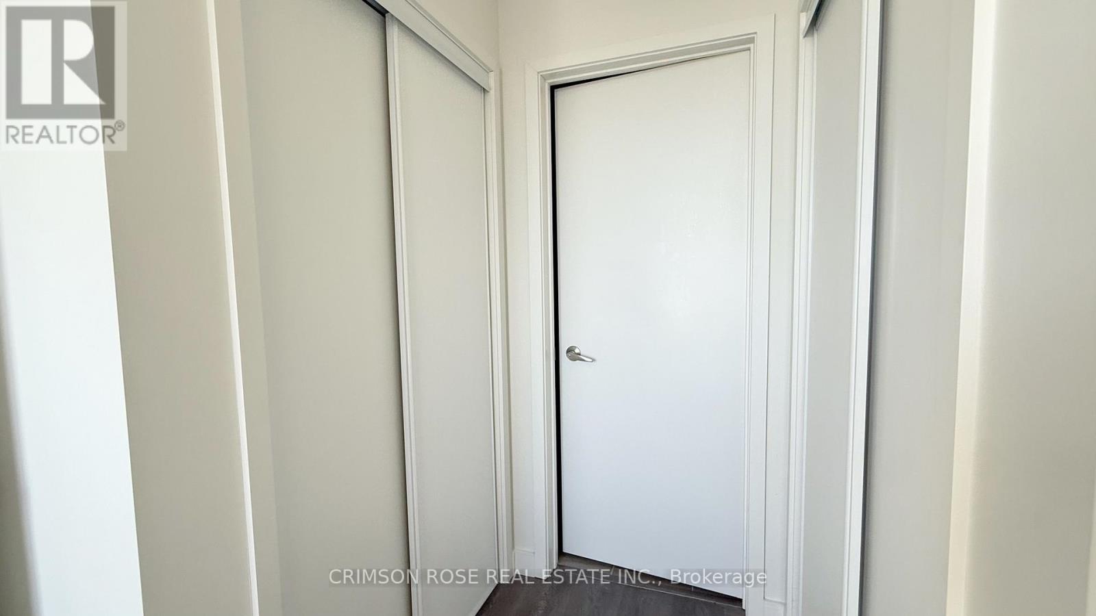 404 - 210 Sabina Drive, Oakville, Ontario  L6H 0W6 - Photo 11 - W13460044