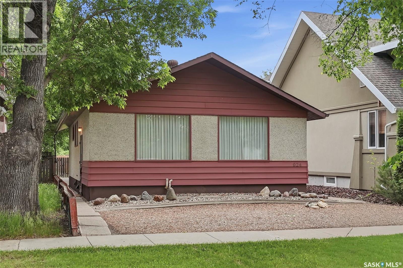 924 9th Avenue N, Saskatoon, Saskatchewan  S7K 2Z4 - Photo 3 - SK039432