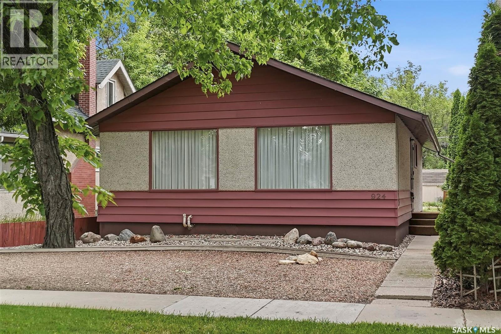 924 9th Avenue N, Saskatoon, Saskatchewan  S7K 2Z4 - Photo 4 - SK039432