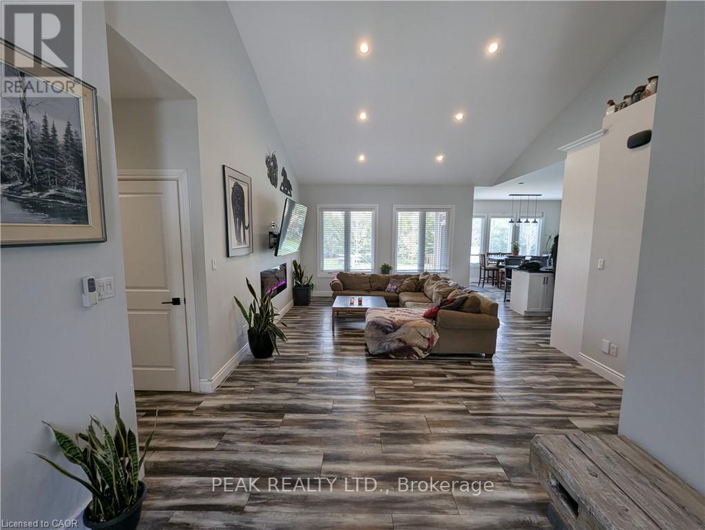 38812 Vienna Street, Bluewater, Ontario  N0M 2R0 - Photo 2 - X13460008