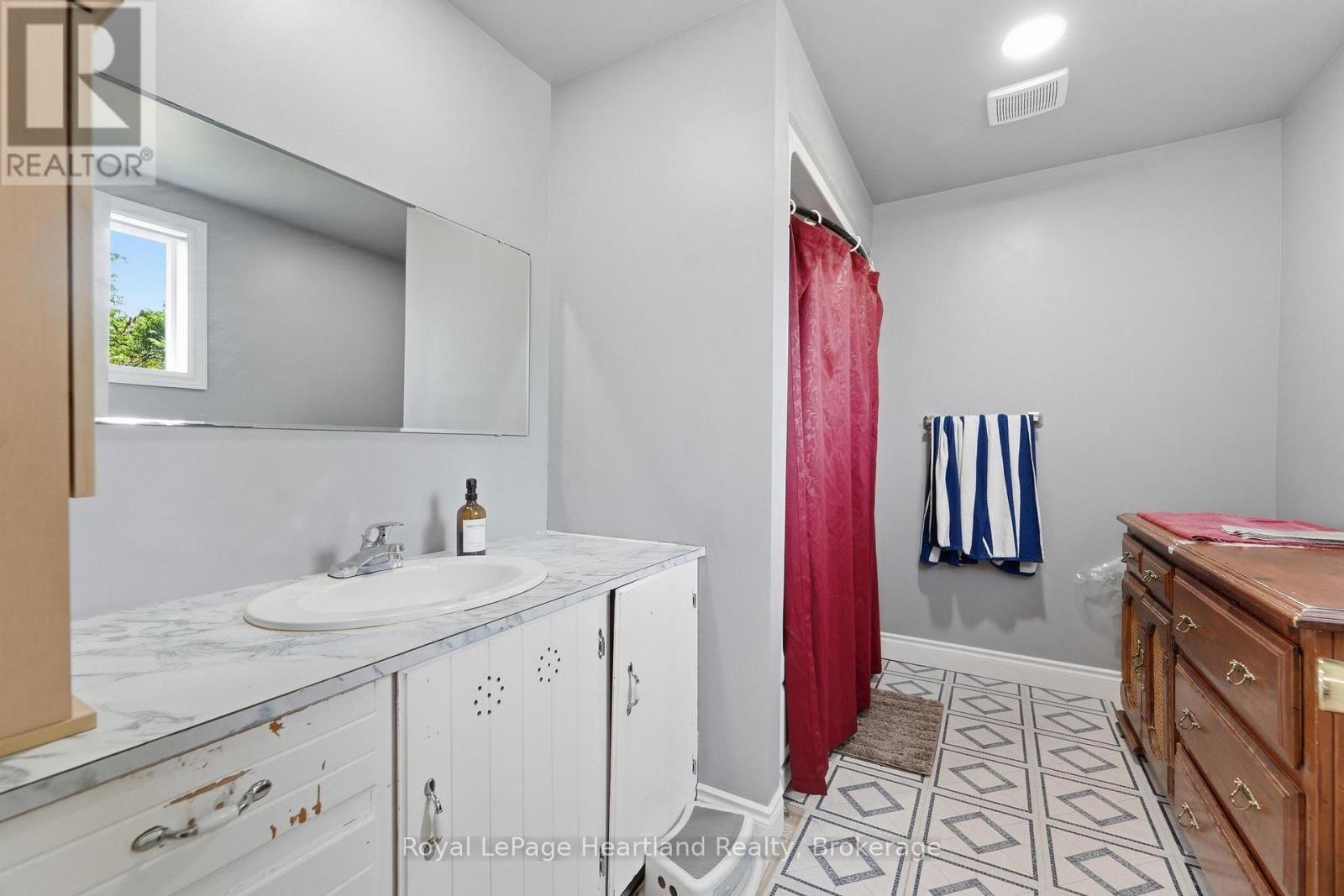 2010 Alma Street N, Howick, Ontario  N0G 1X0 - Photo 22 - X13460062