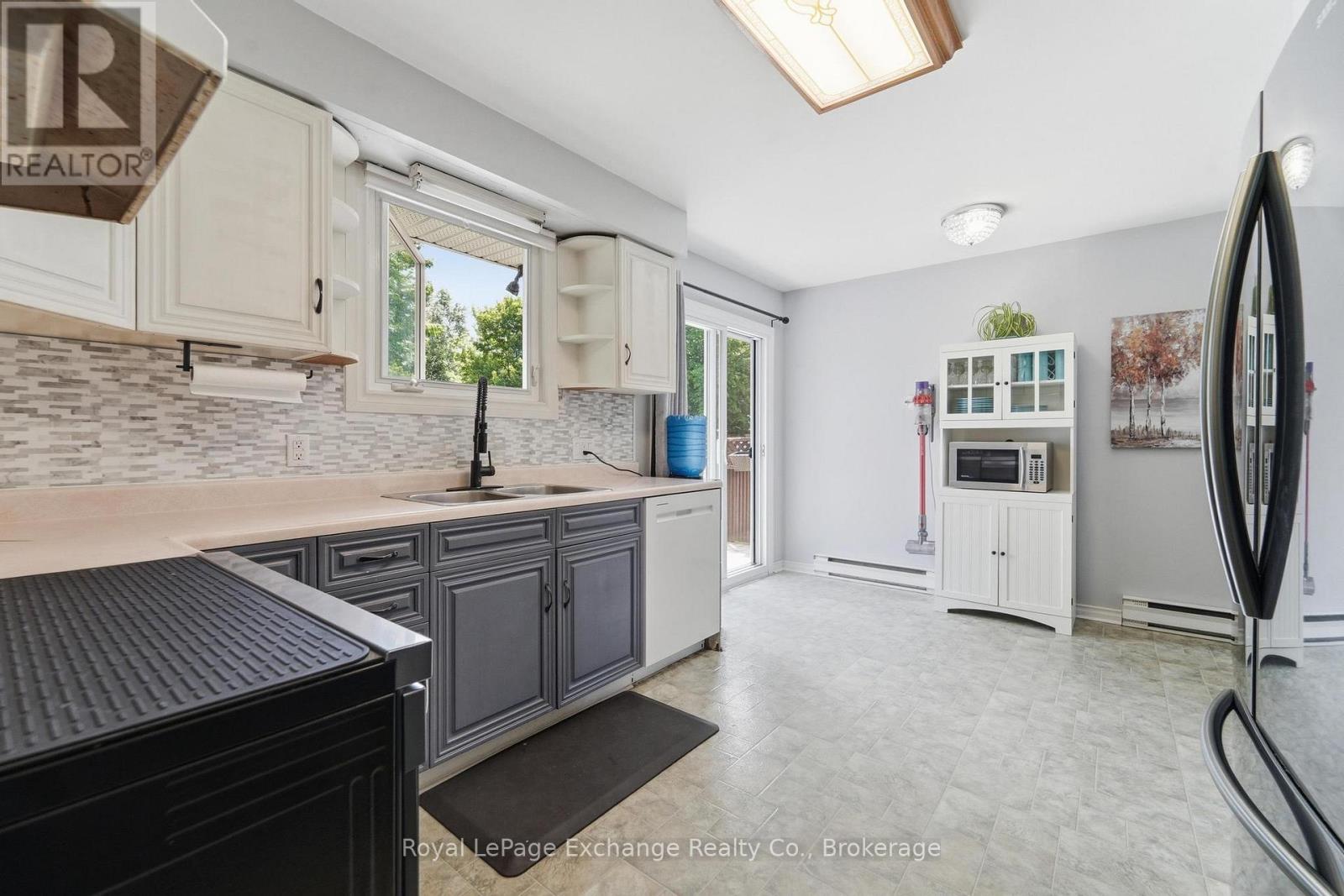 500 Walkers Circle, Kincardine, Ontario N2Z 2G2 - Photo 12 - X13460172