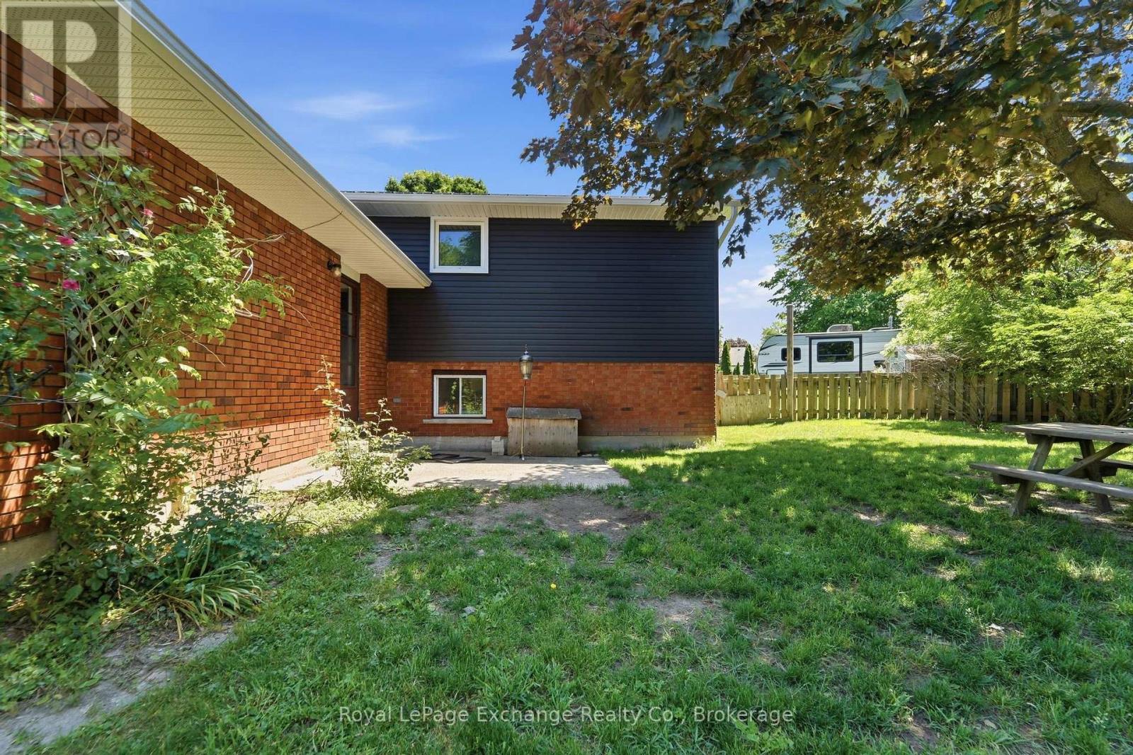 500 Walkers Circle, Kincardine, Ontario N2Z 2G2 - Photo 36 - X13460172