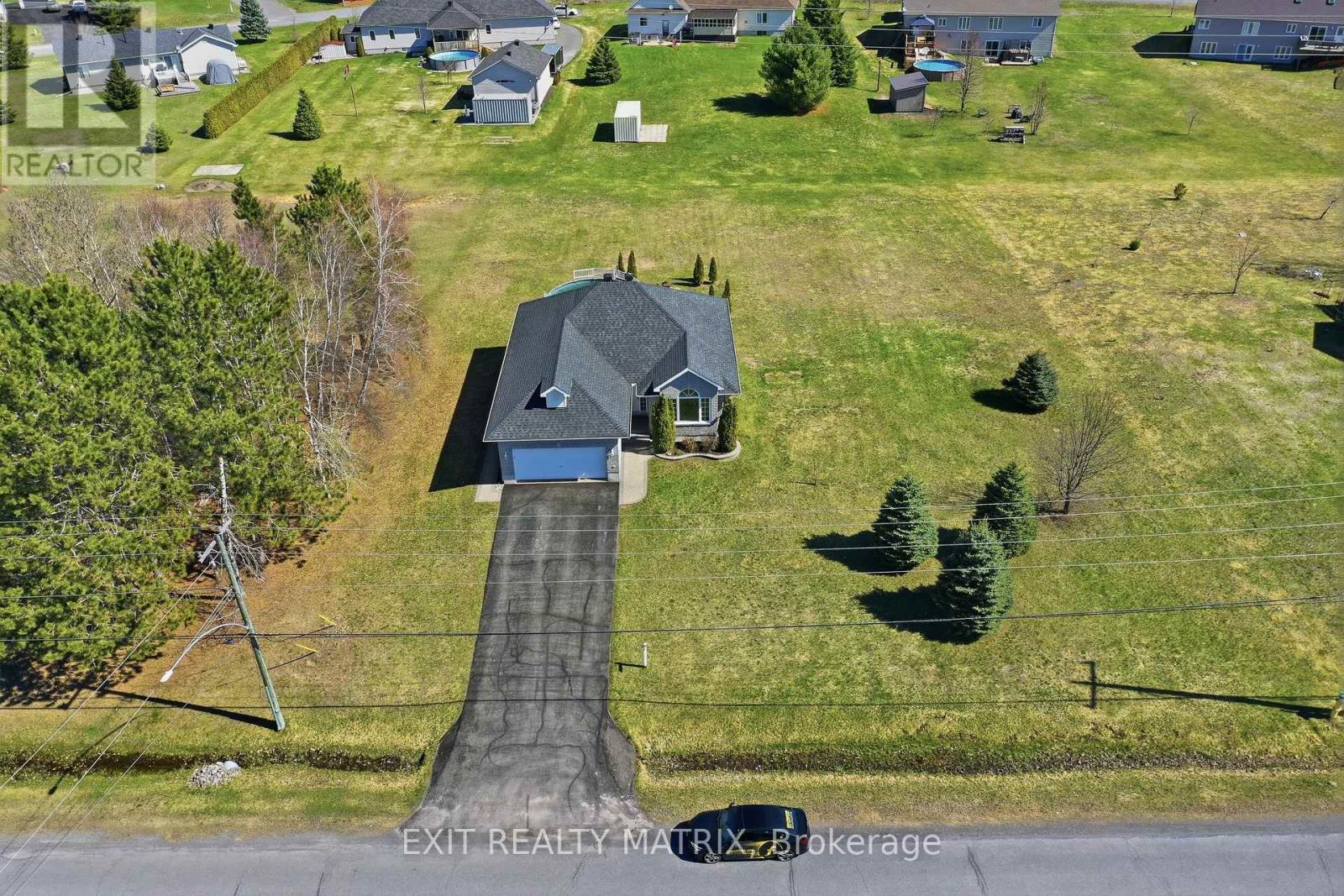 2117 Lemery Street, Clarence-Rockland, Ontario K0A 1E0 - Photo 2 - X13460114